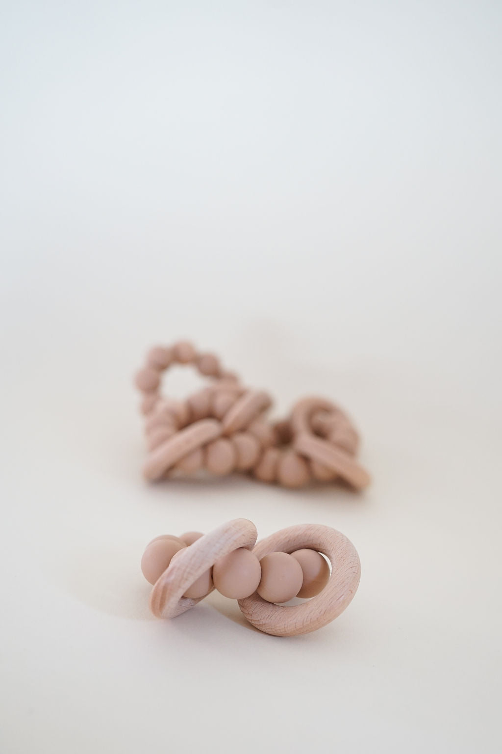 Houten Bijtring met silliconen kralen Small